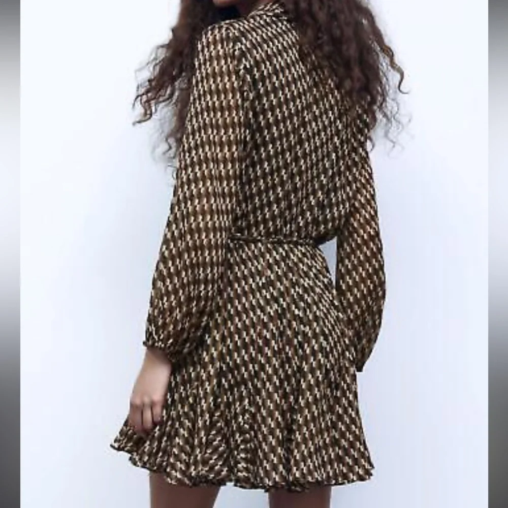 zara mini brown and black dress with metallic detail - Picture 5 of 6